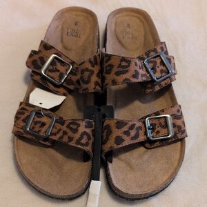 NWT Time and Tru Leopard Buckle Sandals Size 9 – Stylish & Comfy